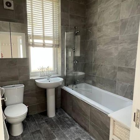 One Bedroom Apartment In The Centre Of Λαντούντνο Εξωτερικό φωτογραφία