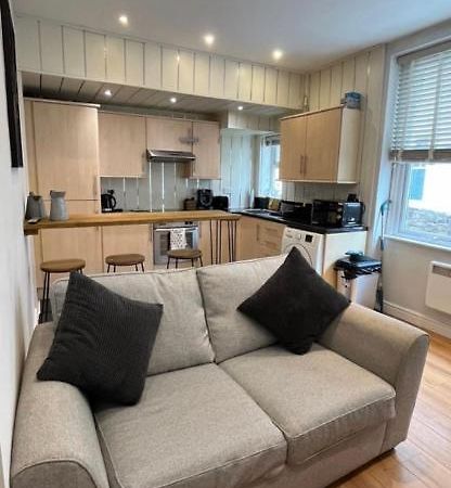 One Bedroom Apartment In The Centre Of Λαντούντνο Εξωτερικό φωτογραφία