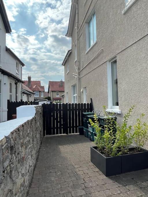 One Bedroom Apartment In The Centre Of Λαντούντνο Εξωτερικό φωτογραφία