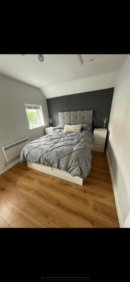 One Bedroom Apartment In The Centre Of Λαντούντνο Εξωτερικό φωτογραφία